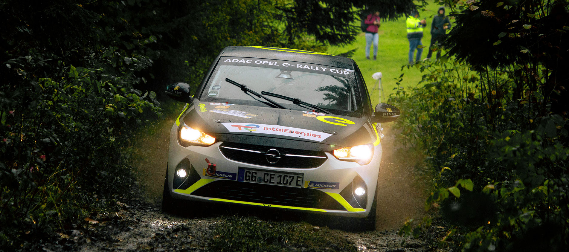 ELEKTRISIEREND: INTERNATIONALES RALLYEDEBÜT