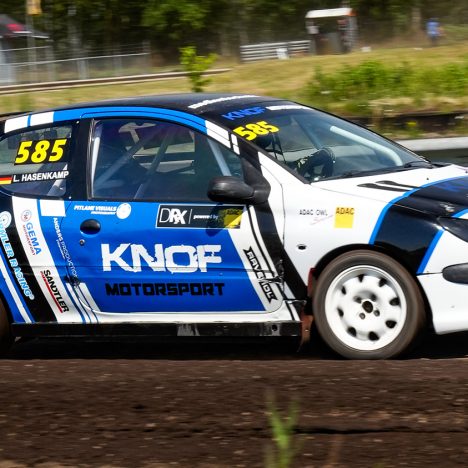 BEEINDRUCKENDE PERFORMANCE BEIM ADAC TOURENWAGEN JUNIOR CUP DIGITAL.